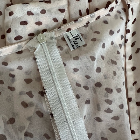 Long Sleeve Flowy Romper - Picture 6 of 11